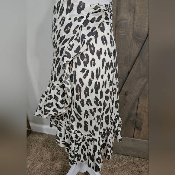 SEA LUSTRE Honey Mini Wrap Skirt In Leopard Print. Size S/M - Picture 8 of 13